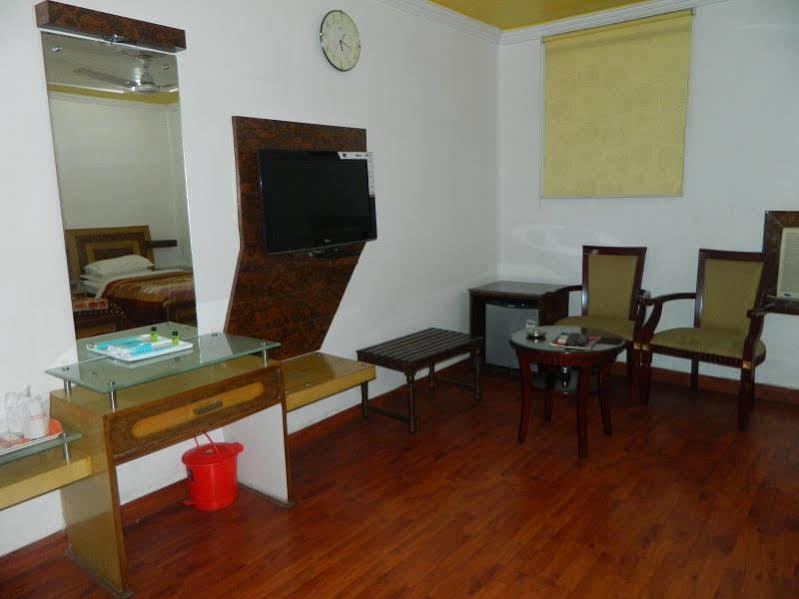 Republic Hotel Patna  Exterior photo